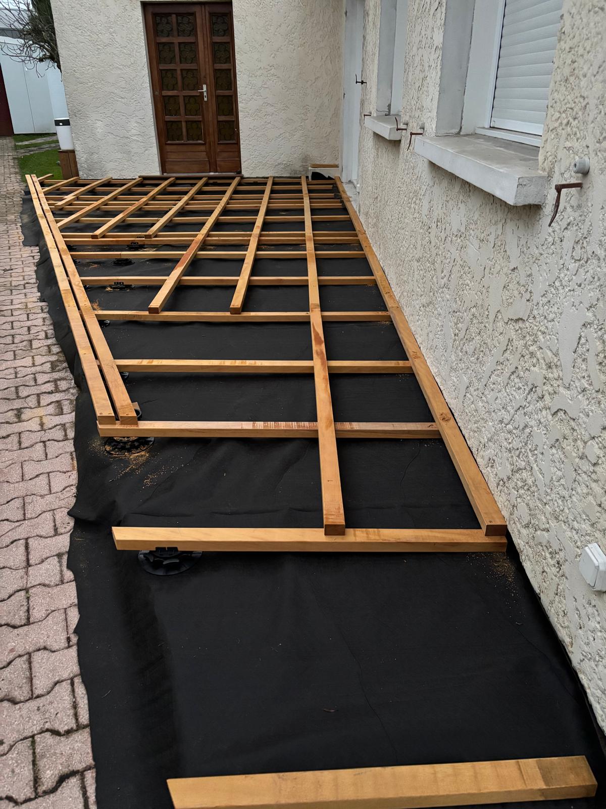 Terrasse bois en Pin US Marron  : un espace extérieur naturel